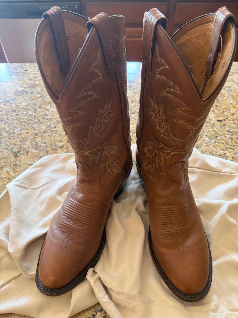 Tony Lama Men's Brown Leather Cowboy Boots - 10 1/2 D